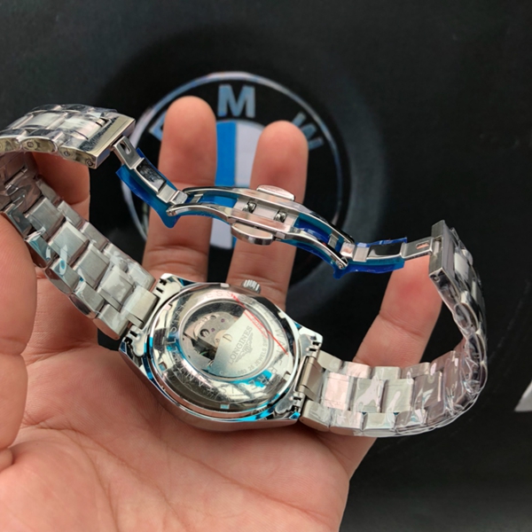 ブランド時計全体デザイン